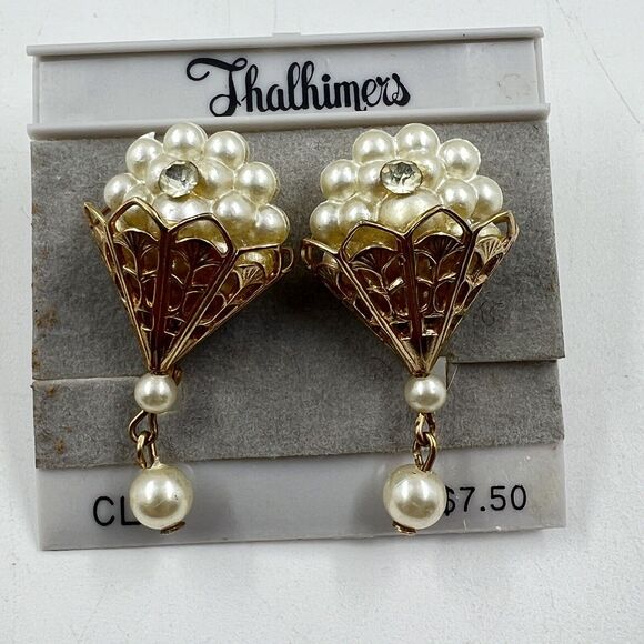 Vintage Faux Pearl Flower Basket Screw Back Earrings Gold Tone On Card - Picture 1 of 6